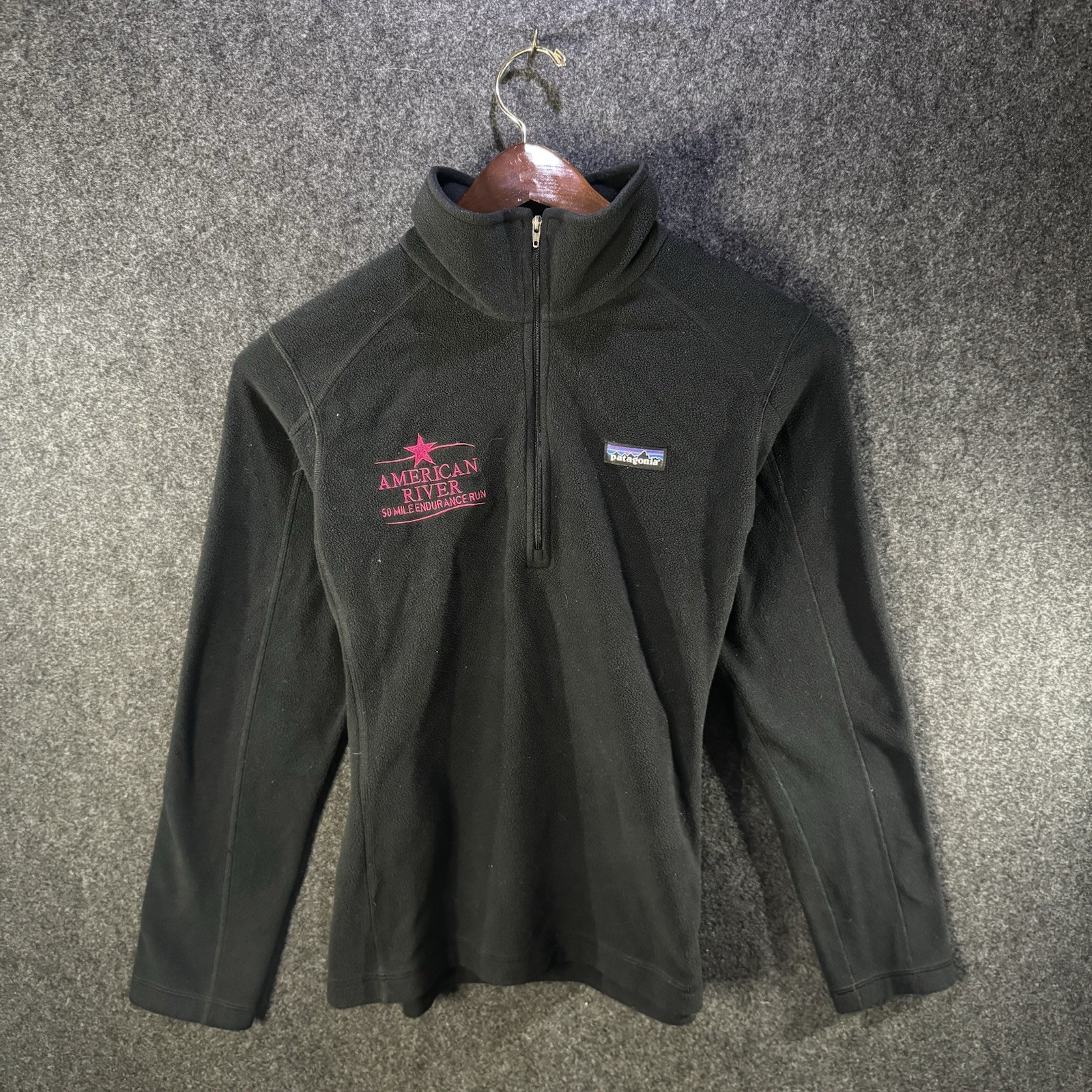 Women’s Black Patagonia Fleece Quarterzip Sweatshirt With Embroidery Size Large