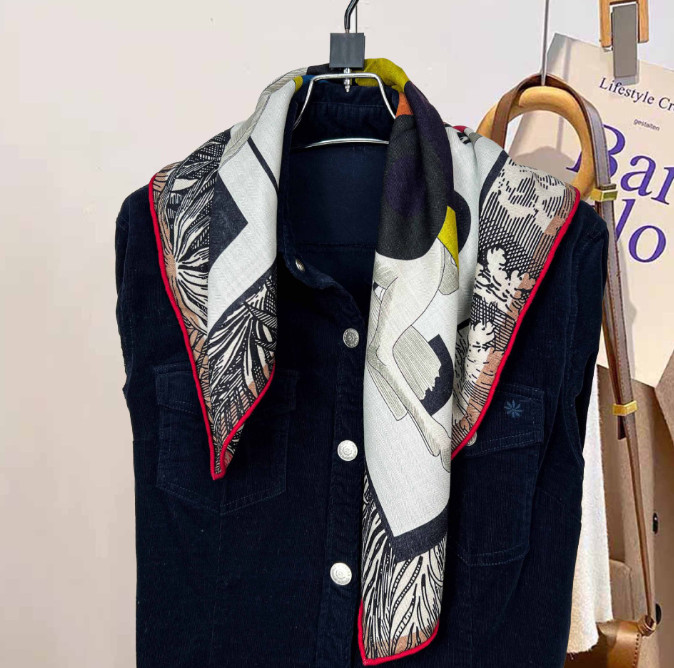 70% Cashmere 30% Silk Neckerchief Plate Print Bandana wrap Scarf Shawl 26'' new
