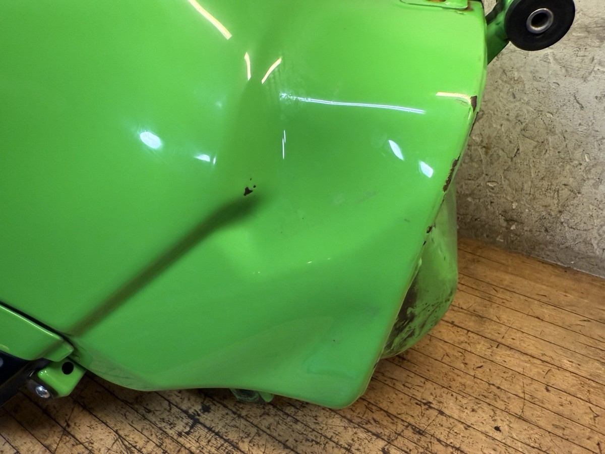 2005 2006 05 06 KAWASAKI NINJA ZX6R 636 OEM GAS TANK FUEL CELL