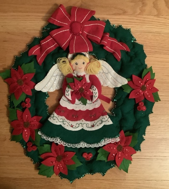 1997 Bucilla Christmas Felt Applique Angel Wreath & Tree Topper Completed #83675