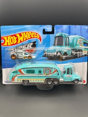 2019 Hot Wheels Super Rigs Tooned up Transporter & Vehicle GKC23