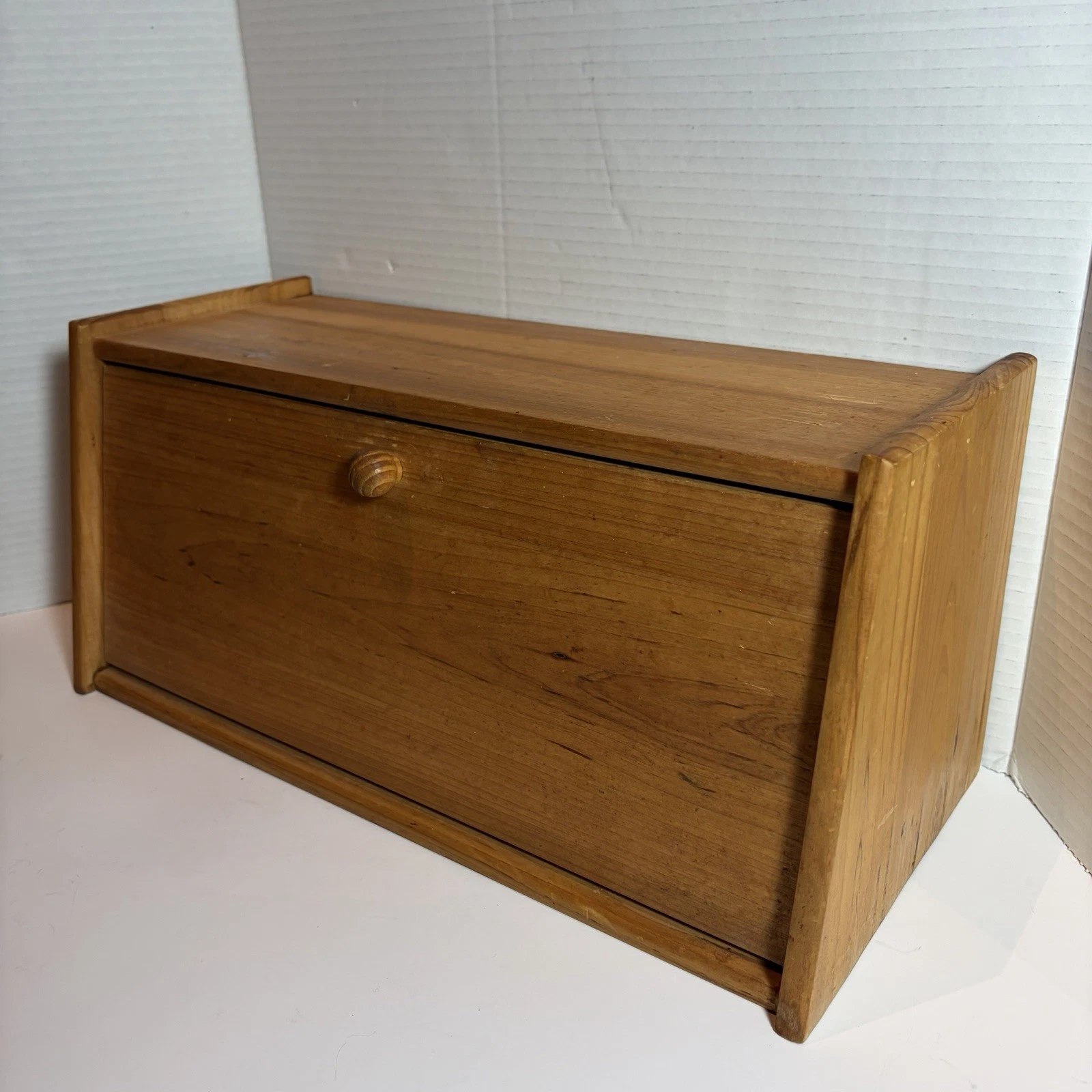 Vtg Handmade Wooden Smooth Bread Box Knob Pull Single Loaf Country Grandma Core
Opens in a new windo