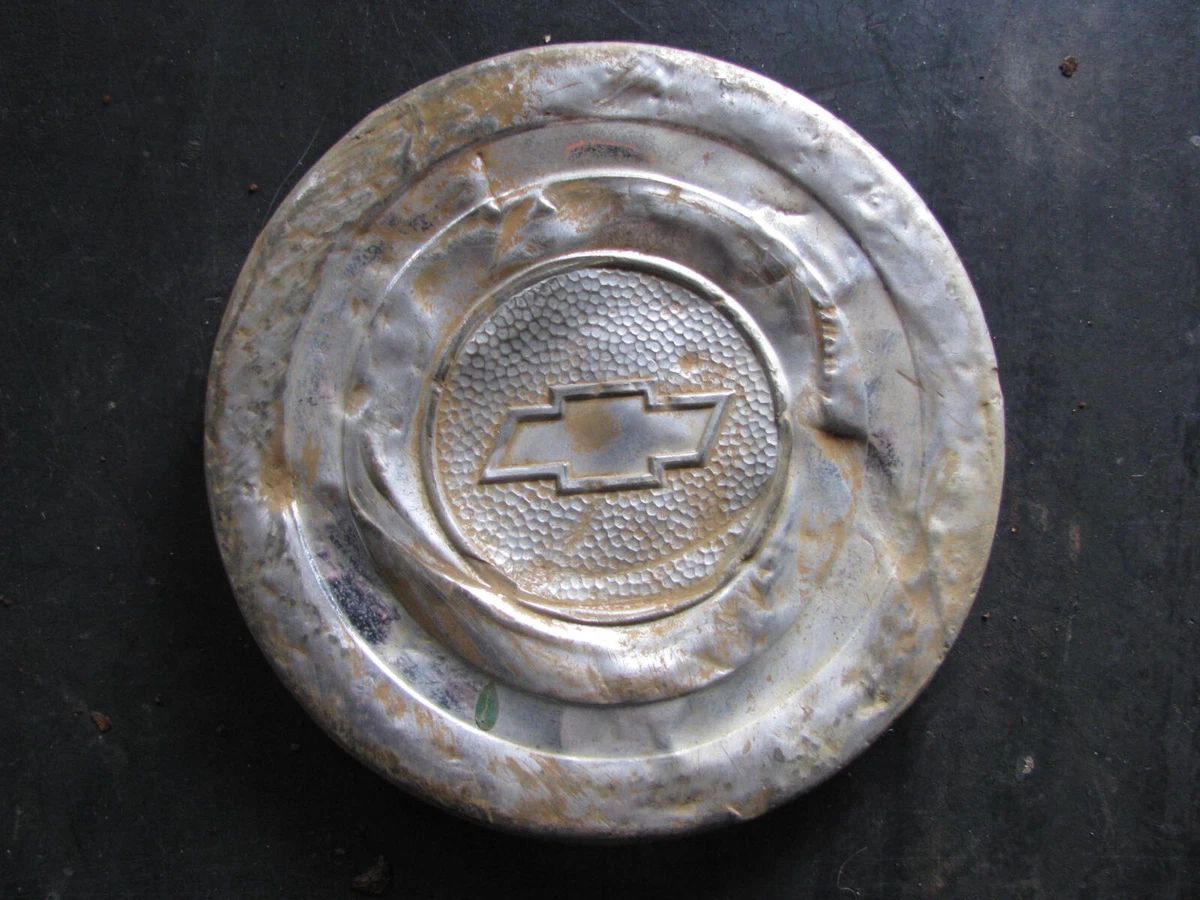 1930 1932 CHEVROLET WIRE WHEEL HUB CAP 6 1 2