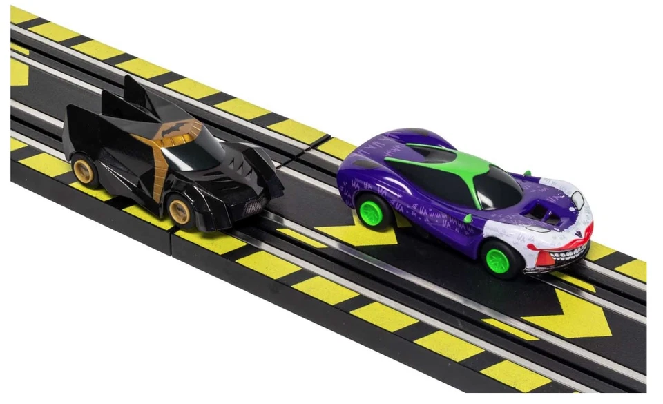 1/64 Scalextric G1155 Rennbahn Batman vs Joker 4,08m Looping Batteriebetrieben - Bild 3 von 4