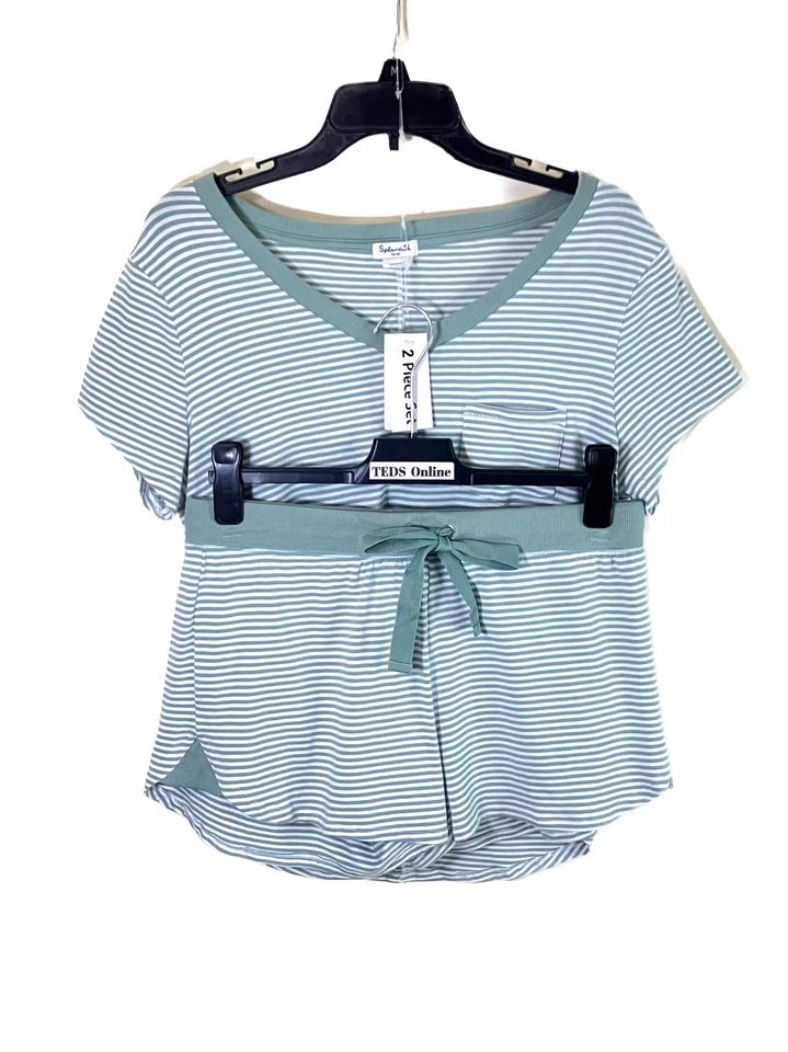 Nuevo con etiquetas Espléndido Conjunto de Pijama Camiseta Pantalones Cortos Rayas M Verde Neblina R87D679 $52 Foto 2 de 4