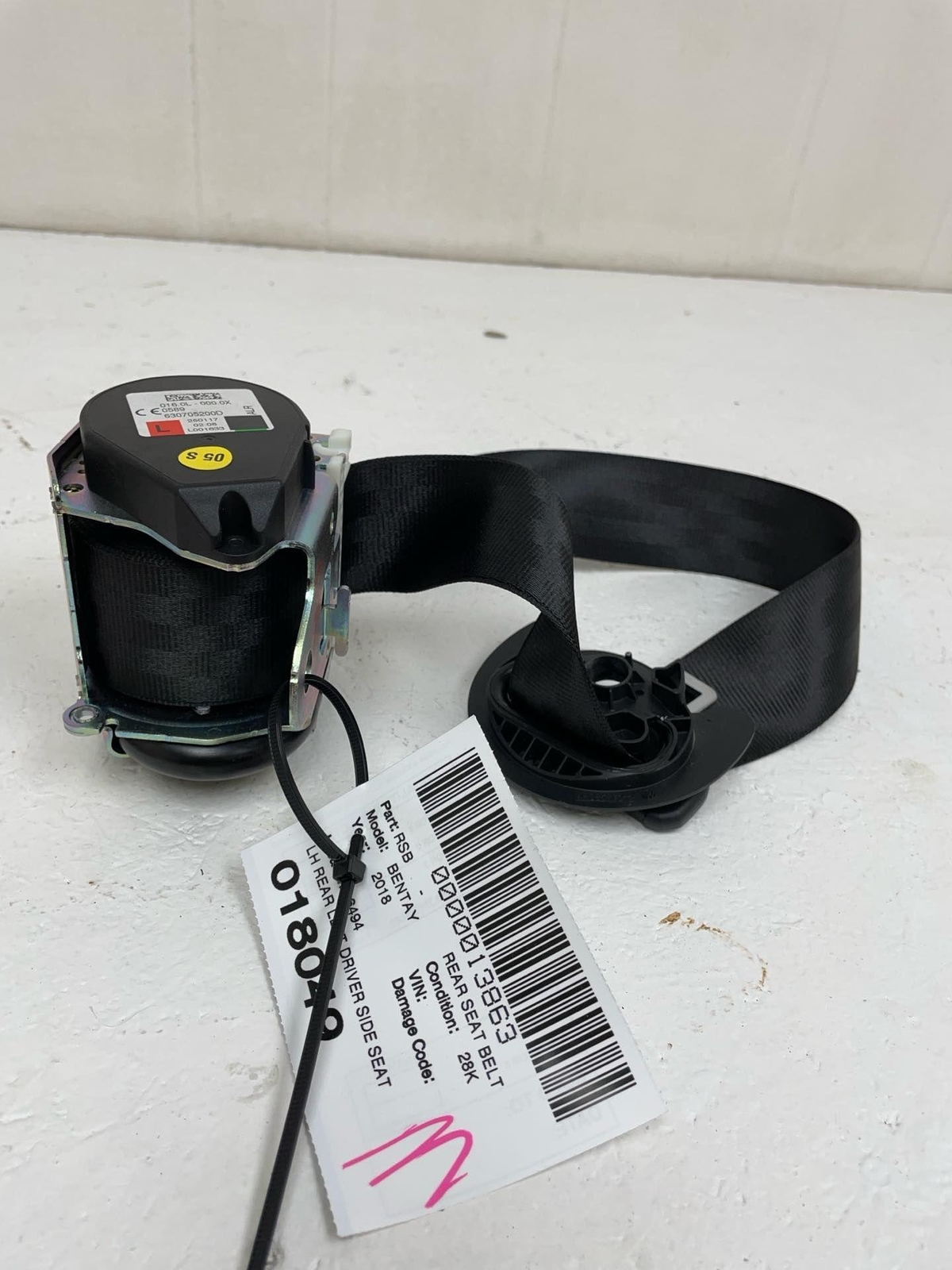 2016-2020 BENTLEY BENTAYGA REAR LEFT SIDE SEAT BELT RETRACTOR BLACK