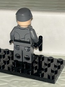 LEGO Star Wars Imperial Officer Minifigure Death Star 75184 - Genuine