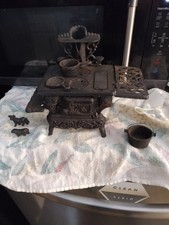 Cast Iron Salesman Stove With Lots Of Acessories And 2 Animals.