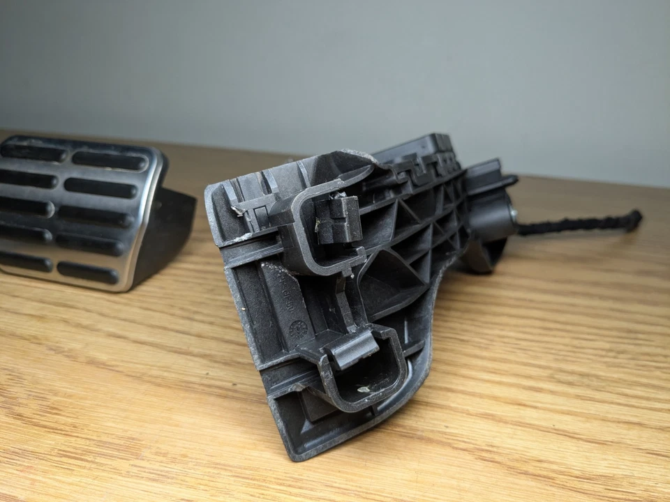 2007 Volkswagen Golf GTI Accelerator Throttle Gas Pedal 1K1723503N OEM-FOR PARTS - Image 4 of 4