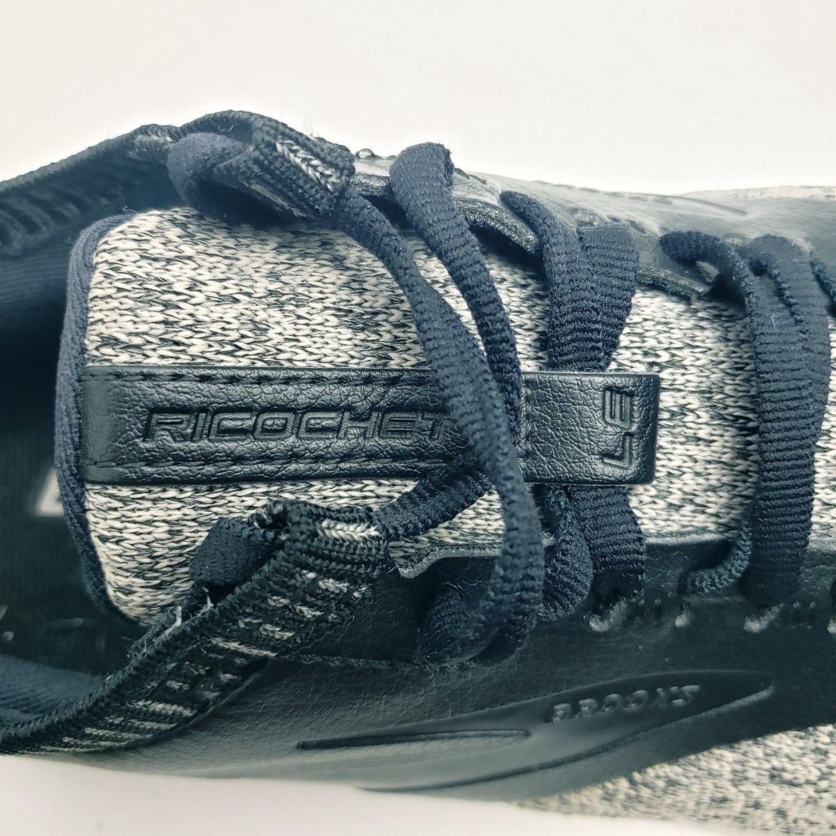 Size 9 - Brooks Ricochet LE Black/Gray for sale online | eBay display picture 3