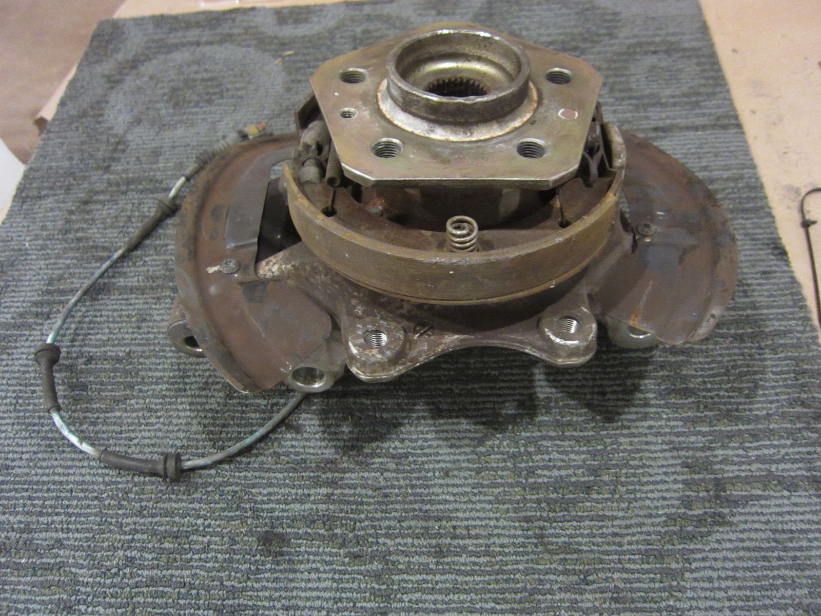 Maserati 4200 - LH Rear Wheel Hub Holder  - P/N 183590
