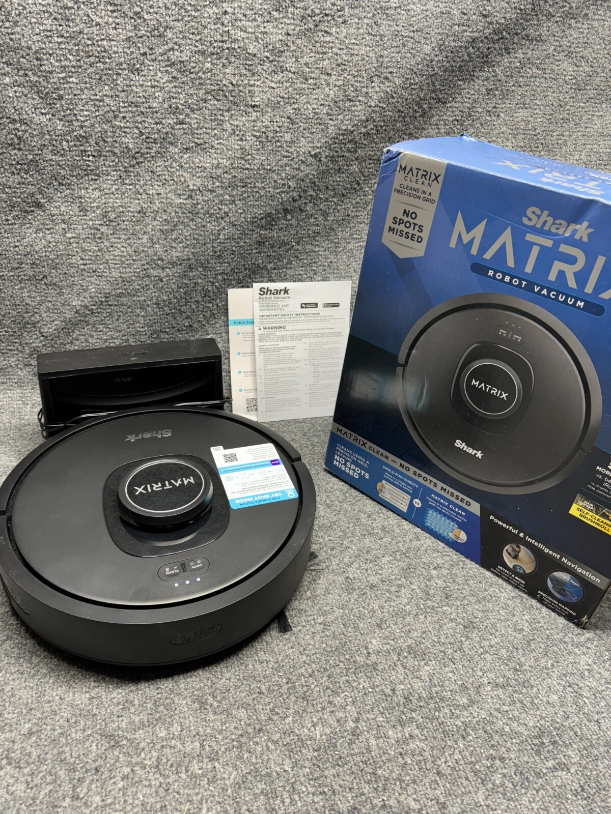 Shark Matrix Robot Vacuum Carpets Self-Cleaning Brushroll RV2310