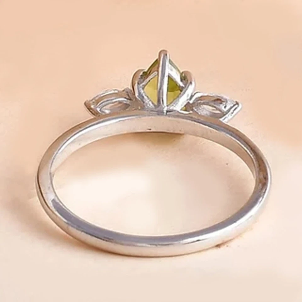 3.20crt Pear Cut Natural Peridot and Diamond Gemstone Ring 18K White Gold Plated - Image 4 of 4