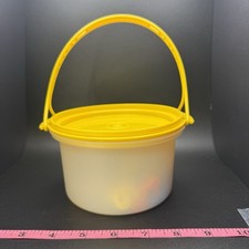 Vintage TUPPERWARE Child Size Cake Cupcake Carrier Holder 1970s Gold Kids