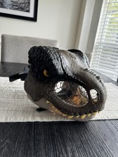 Jurassic World Dominion Tyrannosaurus Rex Chomp 'N Roar Dino T-Rex Mask Roars