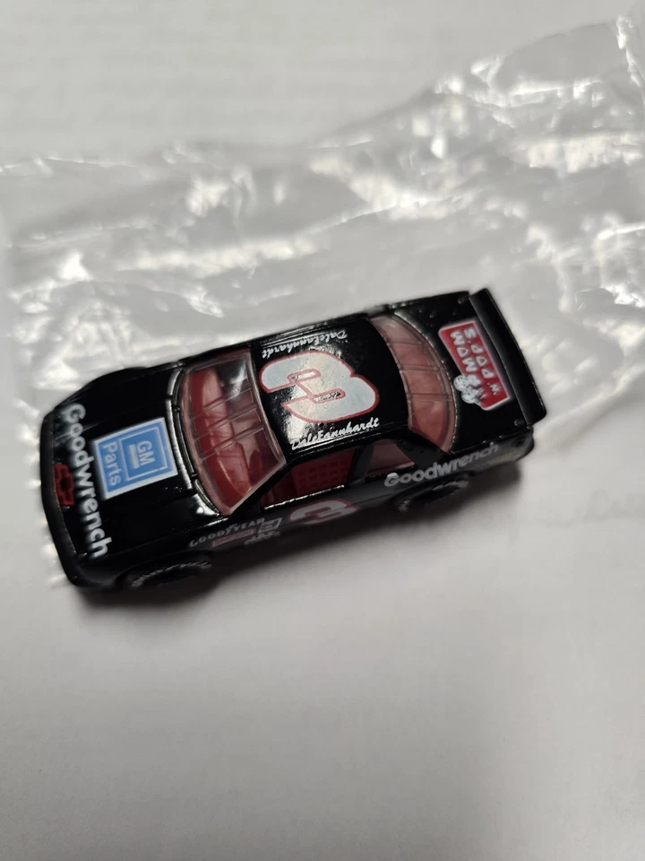 Dale Earnhardt Goodwrench Lumina  #3 Mom & Pops 1/64 Diecast 1990 New - Image 2 of 3