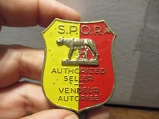 S.P.Q.R. Senatus Populusque Romanus authorized seller VENDEUR 51 BADGE ORIGINAL