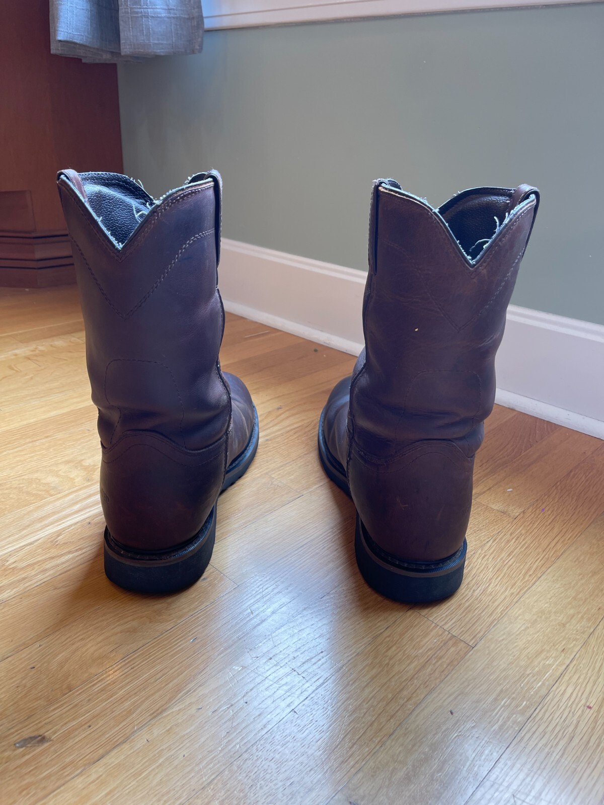 men's brown Justin boots size 12 insulated and waterproof in excellent