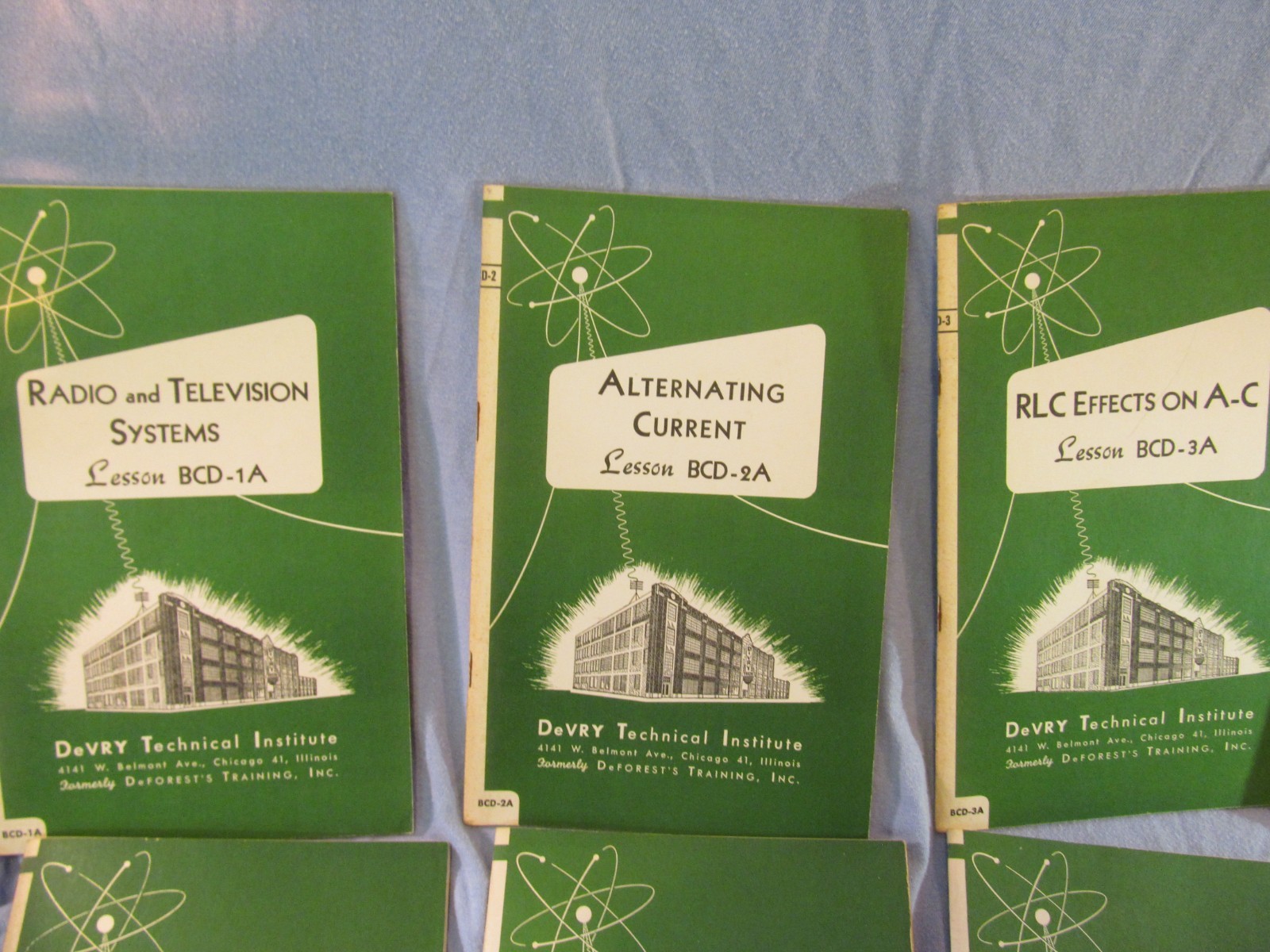 DEVRY TECHNICAL INSTITUTE ELECTRONICS BOOKLETS BCD 1-15