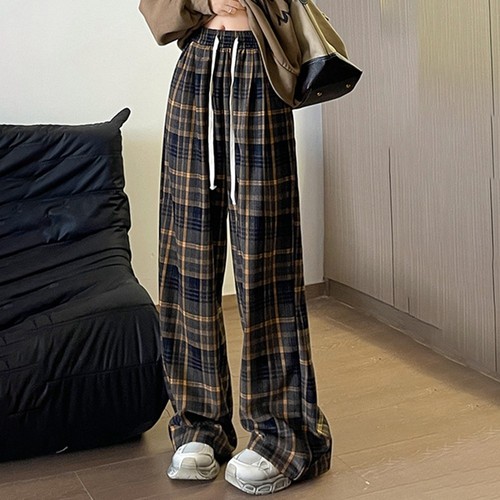 Sophisticated Casual Look Stylish Women's plaid pants with straight fit - Picture 11 of 24