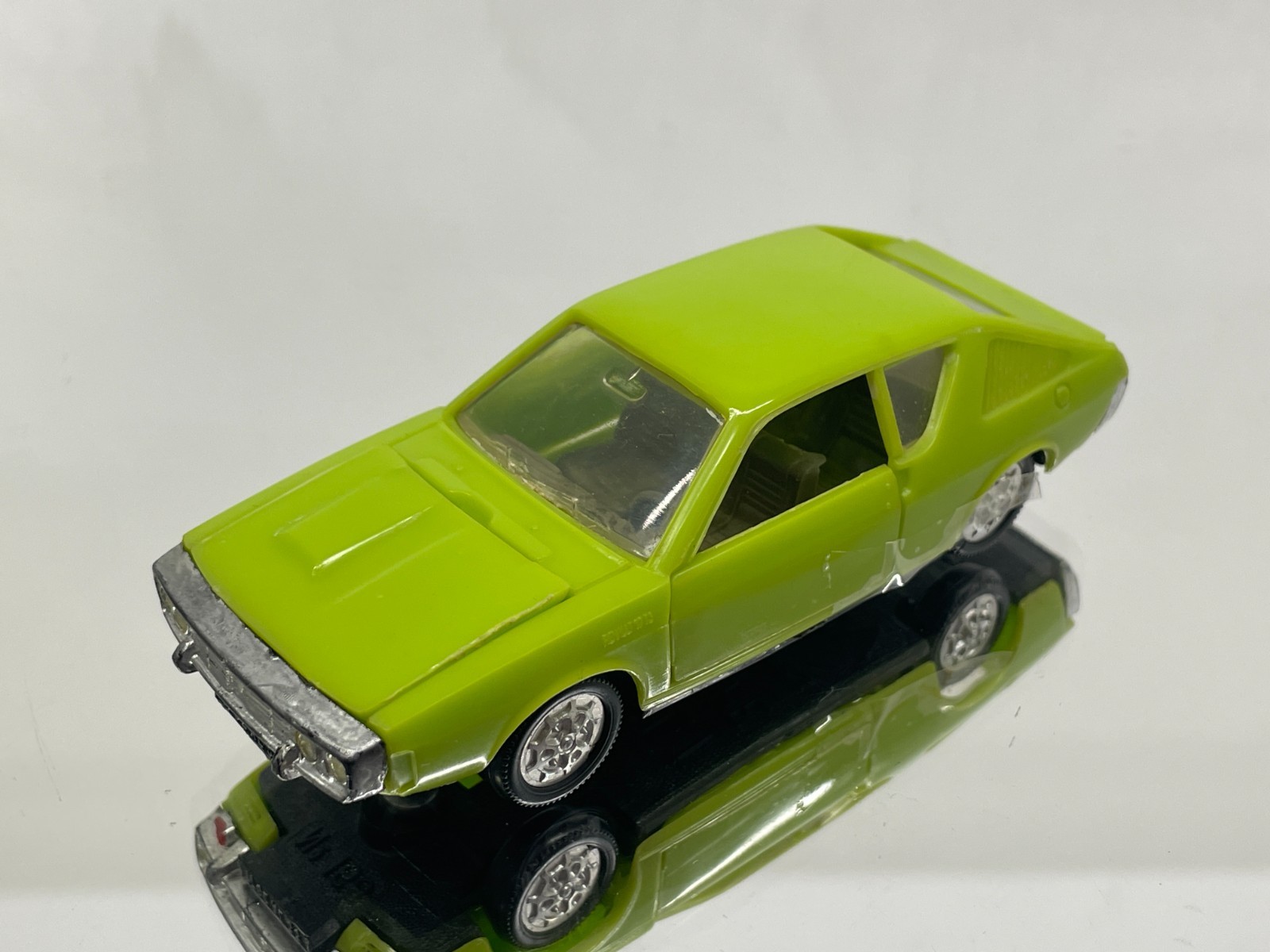 Picture 1 of 6