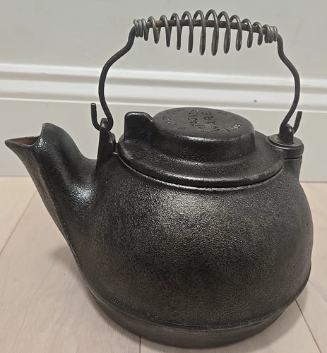Vintage Cast Iron Wagner Ware Teapot Kettle Wire Handle  Swivel Lid Sidney Ohio