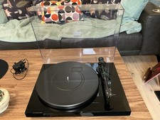 Project Debut Carbon Turntable Black