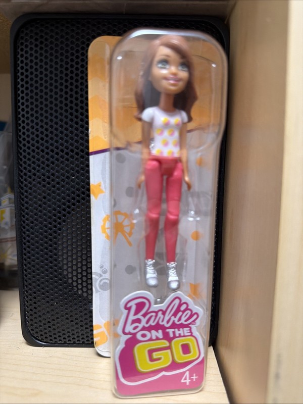 Barbie on the Go Mini Brunette Polka Dots bobble head Doll New