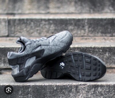 NIKE AIR HUARACHE Run Tech Pack Cool Grey/Black Gr 44, 42.5, 41, 40