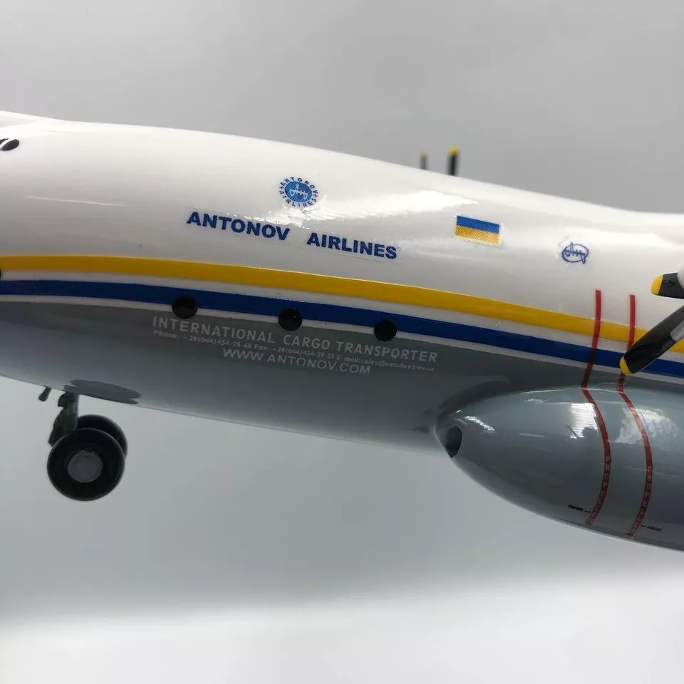 Official licenced Turboprop ADB Antonov  22 An-22A UR-09307 scale 1/144 (44 cm) - Image 4 of 4