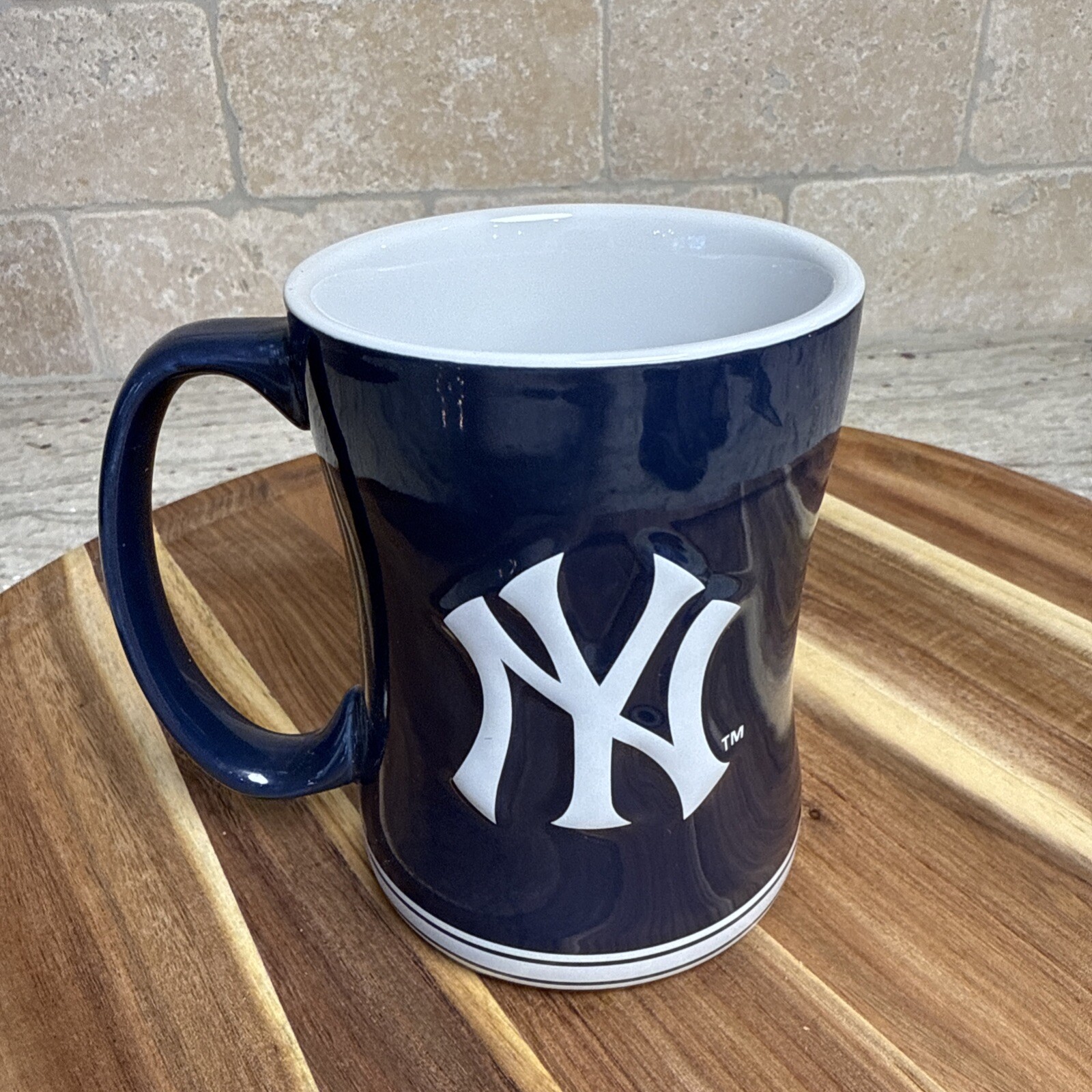 MLB NEW YORK YANKEES Sculpted Relief 15 Oz COFFEE Mug 2015 Boelter Brands