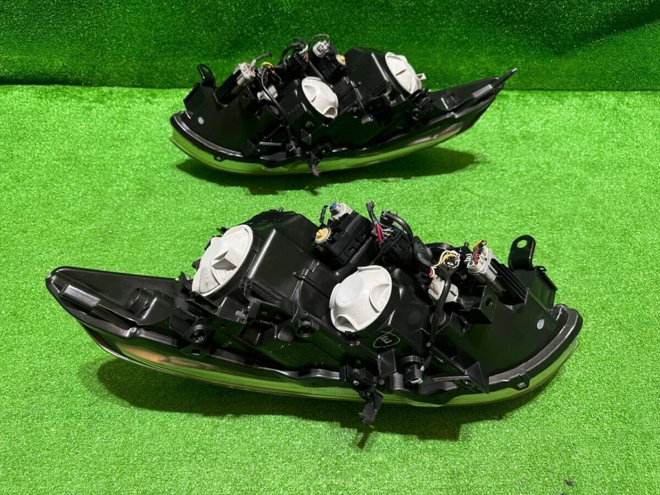 Faros HID genuinos Nissan Fuga Y51 Infiniti M37 M56 100-23035 JDM usados Foto 3 de 4