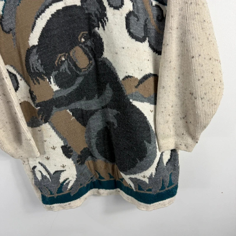 Women's Vintage Cignal Exclusive Koala Boucle Knit Large Jumper image 3