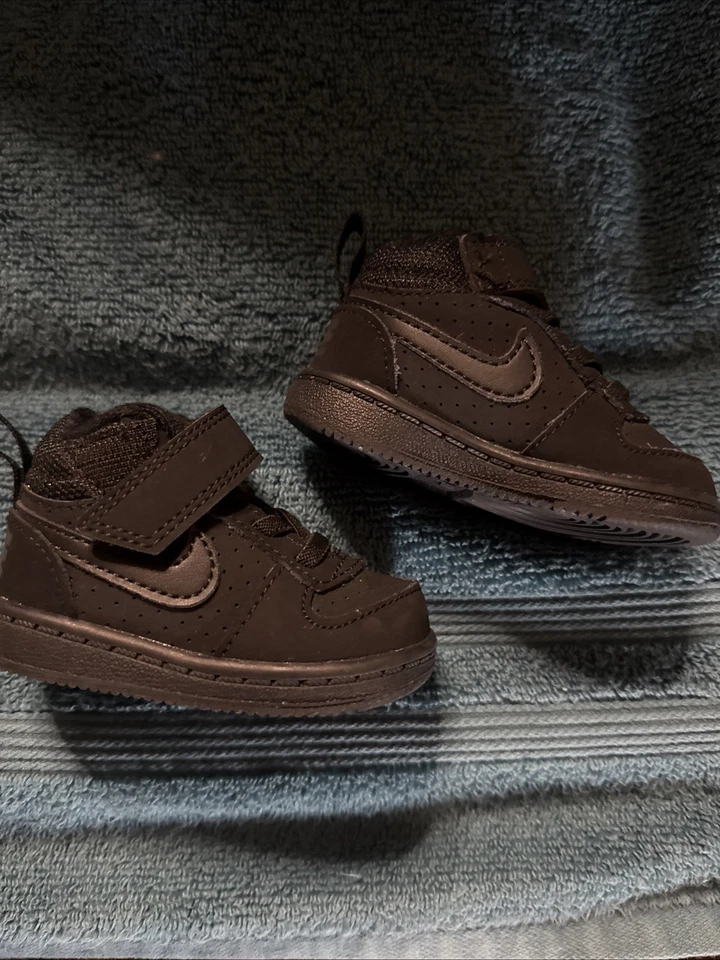 Nike Niño Pequeño Court Borough 3C Negro Zapatos Bebé Niños Niño Niña Zapatilla Alta Foto 3 de 4