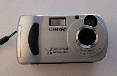 Sony Digital Camera Cybershot DSC-P31 2.0MP Silver Tested & Works