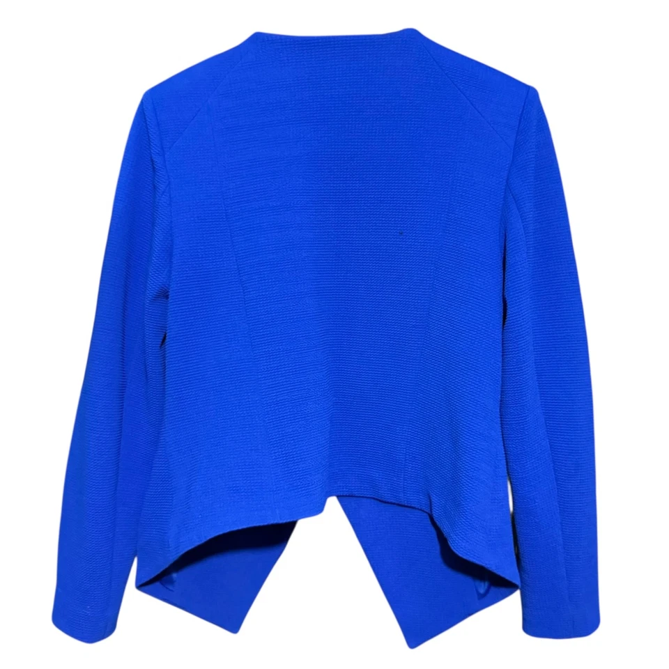 Cardigã feminino Thalia Sodi manga longa recortado nas costas azul drapeado aberto tamanho médio - Imagem 3 de 4