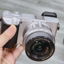 Sony Alpha a6400 Mirrorless 24.2MP 4K Digital Camera with 16-50mm Lens -95 NEW