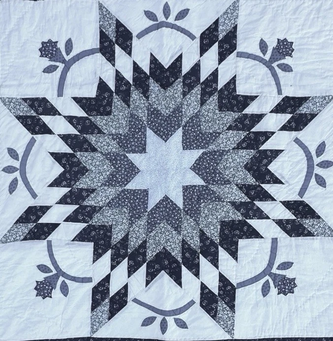 手工制作 Lone Star Log Cabin 被子蓝色和白色扇贝边缘扔毯 — 第 2/4 张图片