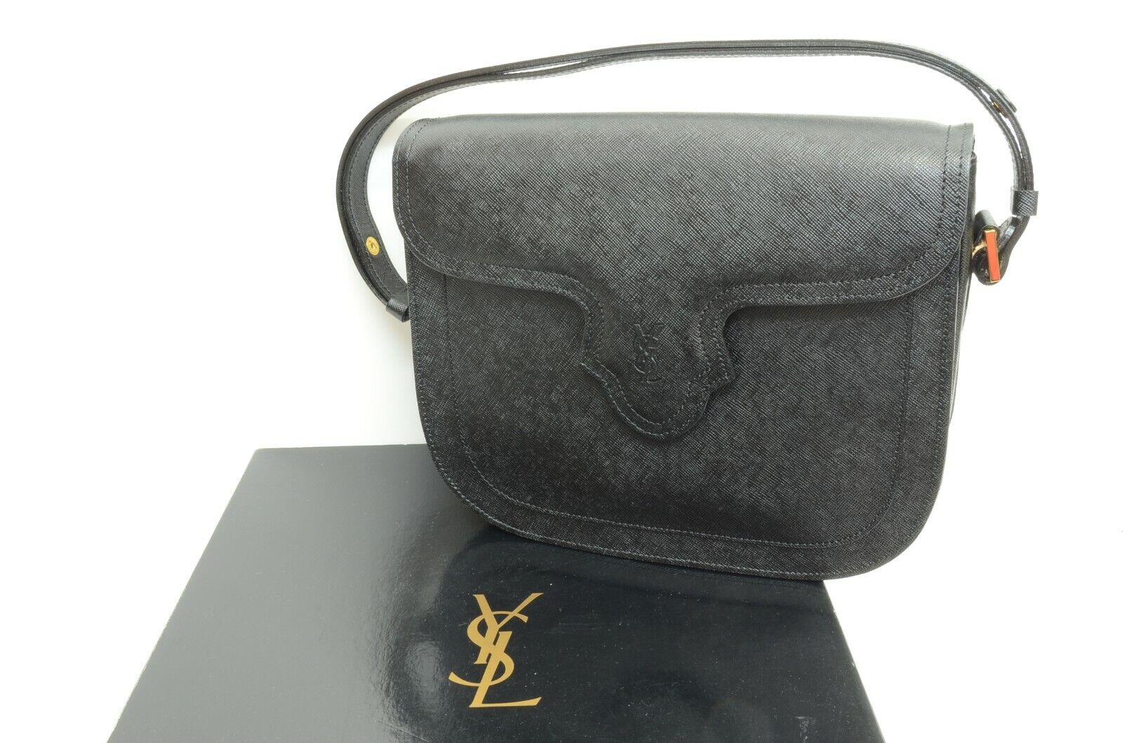 Louis Vuitton Monogram Canvas Saint Cloud PM Bag - Yoogi's Closet