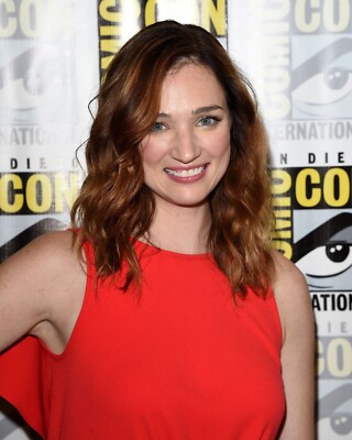KRISTEN CONNOLLY 8x10 PHOTO * | eBay