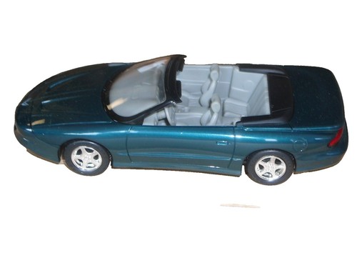 AMT Firebird GTA 1989 1:25　USA 1989 Pontiac Firebird Trans Am GTA – Gray 1:18 Scale Model