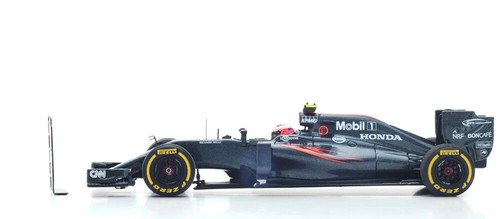 Mclaren MP4-31 Gp. Malaysia Nº 22 Jenson Button With Pitboard 2016, Spark 1/43 - Picture 2 of 4