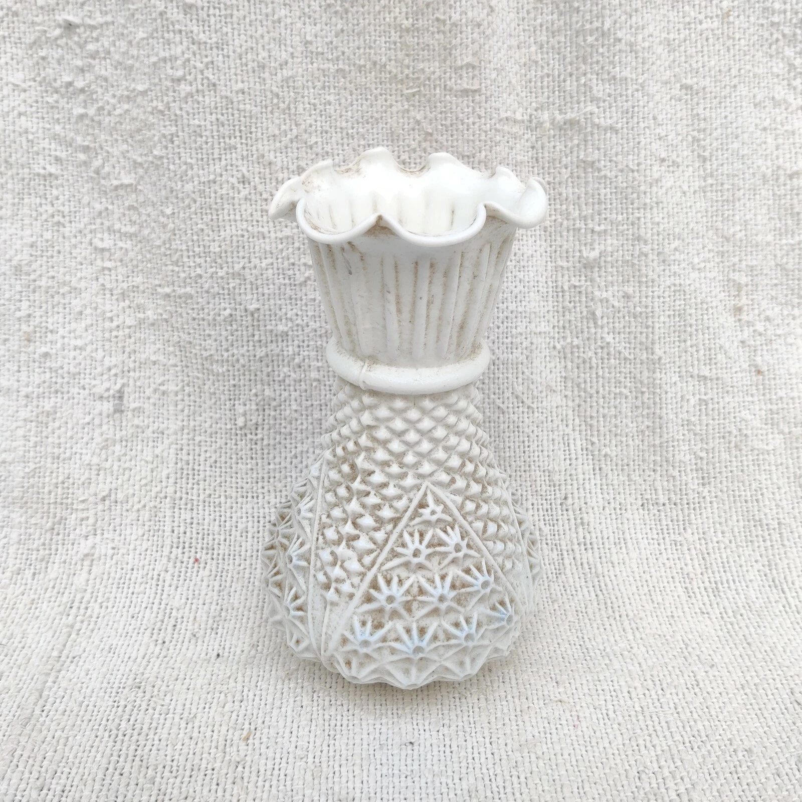 Vintage White Opaline Glass Flower Vase Decorative Collectible Rare GV54