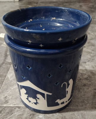 Scentsy Retired Silent Night Full Size Wax Warmer Christmas Nativity Scene.