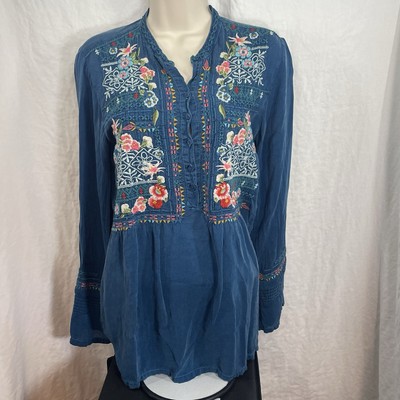 Johnny Was Size S. Women s Button Bodice Pullover. Embroidered. Few Stitches.