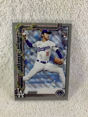 2025 Topps Holiday - Roki Sasaki #H23 Holiday Silver Glitter (RC)