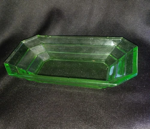 Indiana Glass Art Relish Uranium Green Vaseline Dish Depression GLOWS