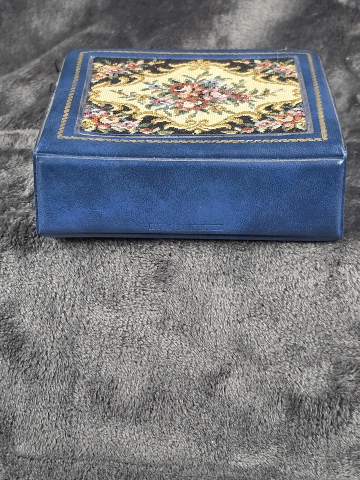 Joyero Vintage Punta de Aguja Azul Floral Tapiz Terciopelo Forrado Espejo Viaje Foto 4 de 4