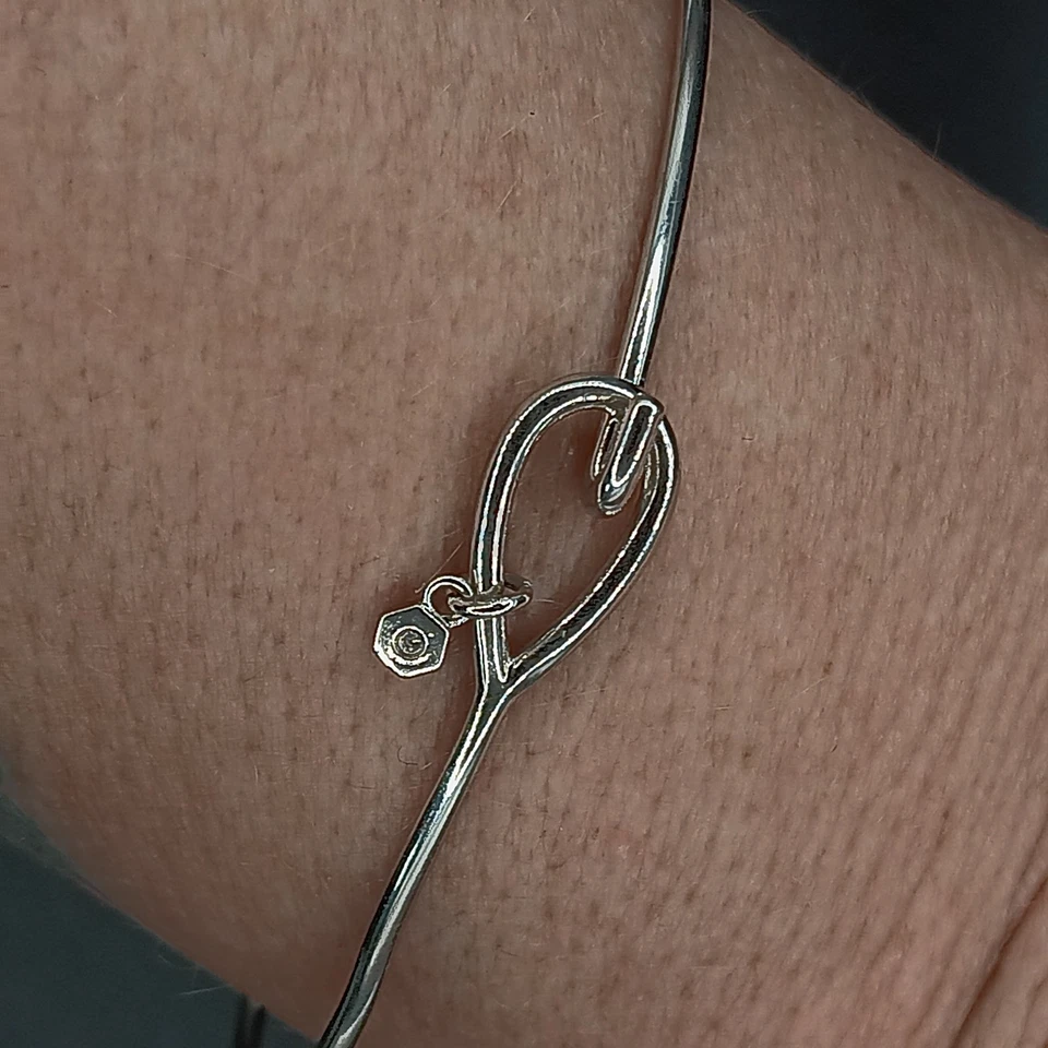 Brazalete Brazalete Origami Owl Diseñador Gancho y Ojo Tono Plata 7" Foto 4 de 4