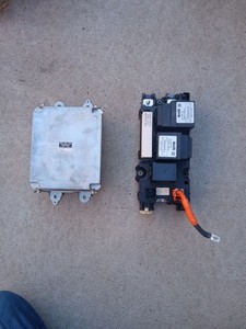 Toyota Highlander Lexus RX400h Hybrid Relay Assembly and Battery Voltage Sensor